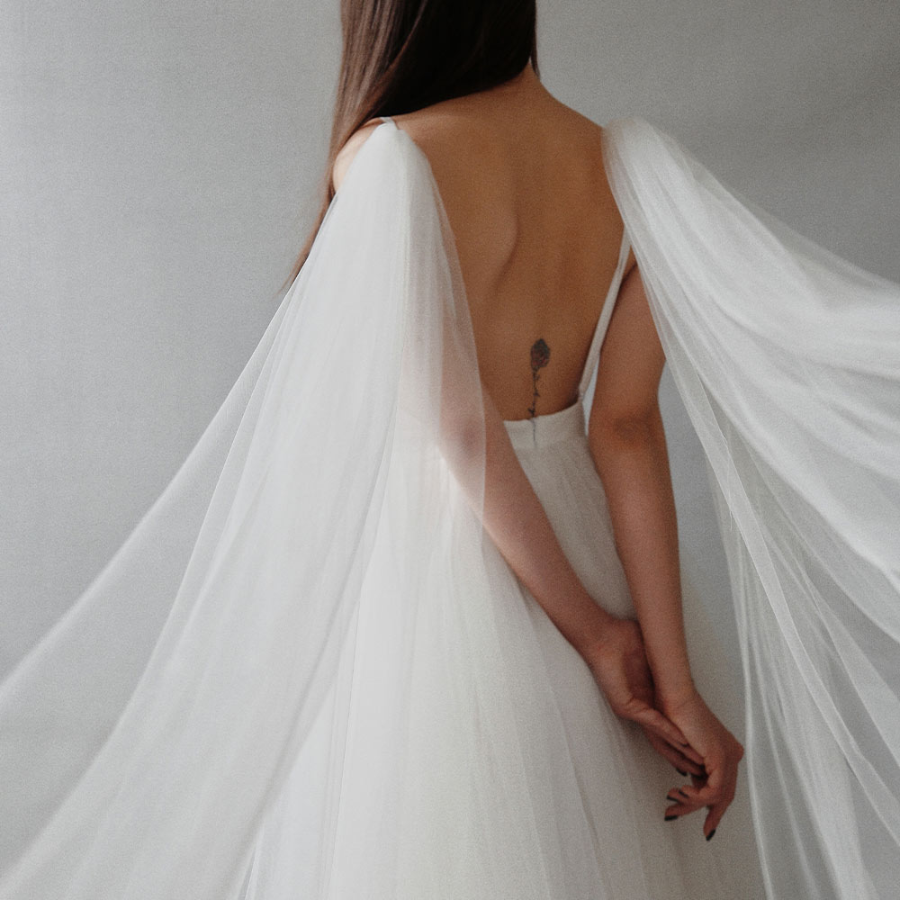 لباس عروس سفید کرپ پشت باز میشل (Michel) سین استایل