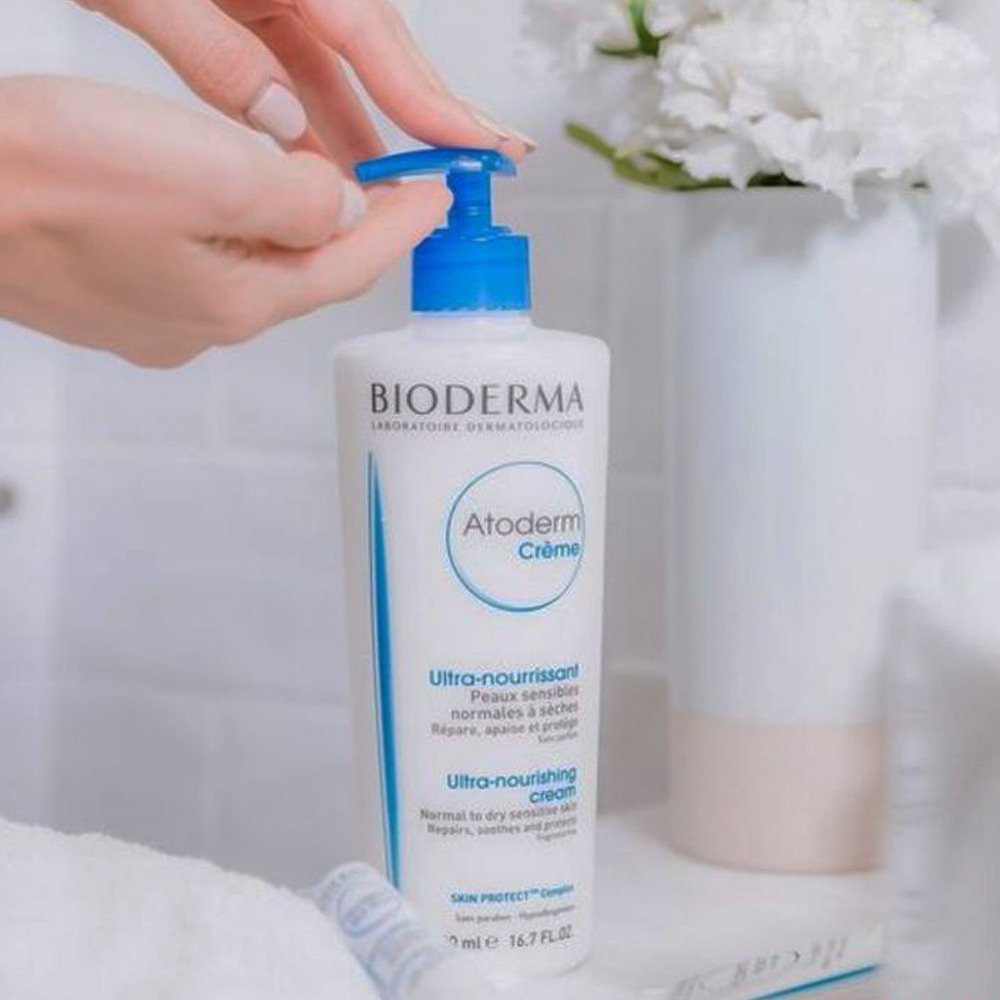 کرم مرطوب کننده بایودرما مناسب پوست های حساس و خشک (baioderma)