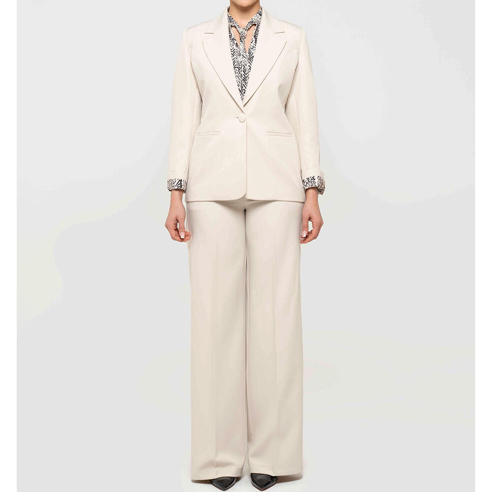 ست سه تیکه کت و شلوار و تاپ زنانه کرپ دیواین ( Divine ) کد 5414