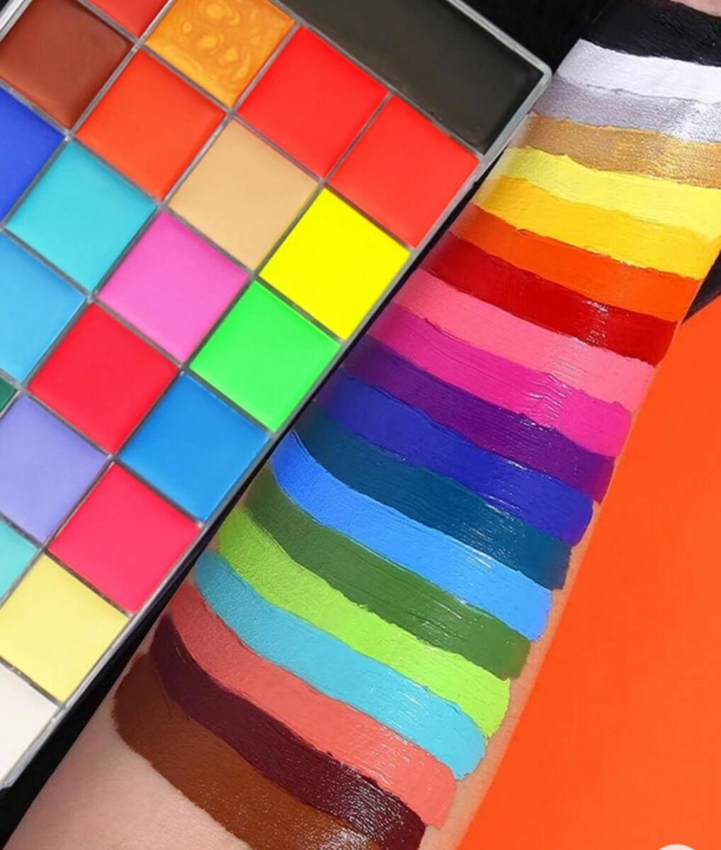 پالت رنگ روغن گریم صورت شین (Shein)