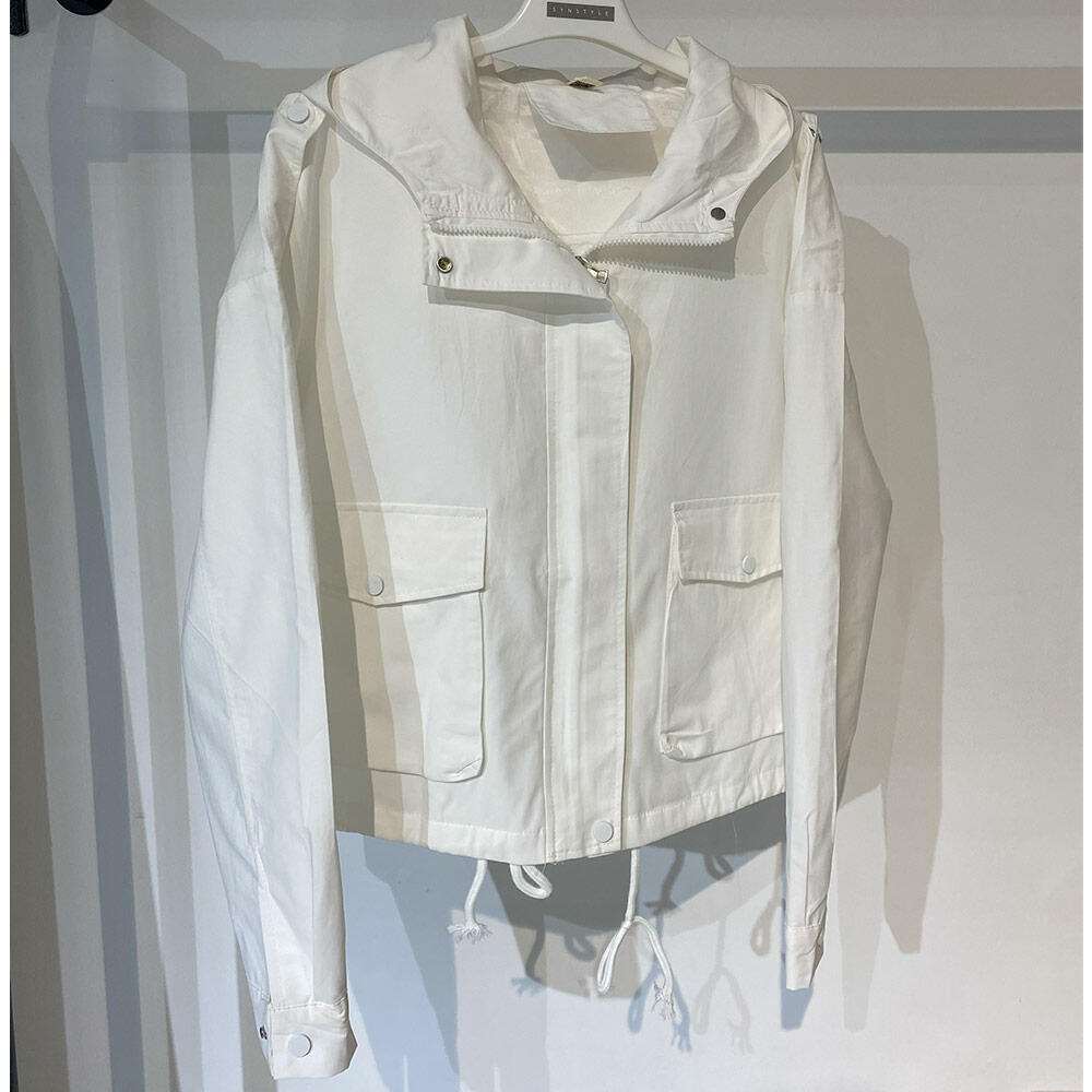 بامبر جکت زنانه سفید سوانا (Swana) سین استایل