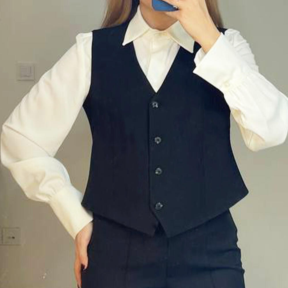 وست زنانه ی کرپ آستردار جولی (Julie) سین استایل