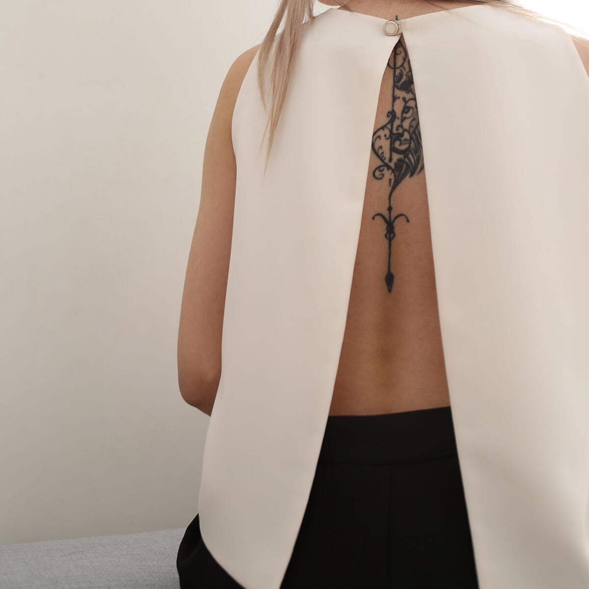 شومیز پشت باز کرپ حریر لنا