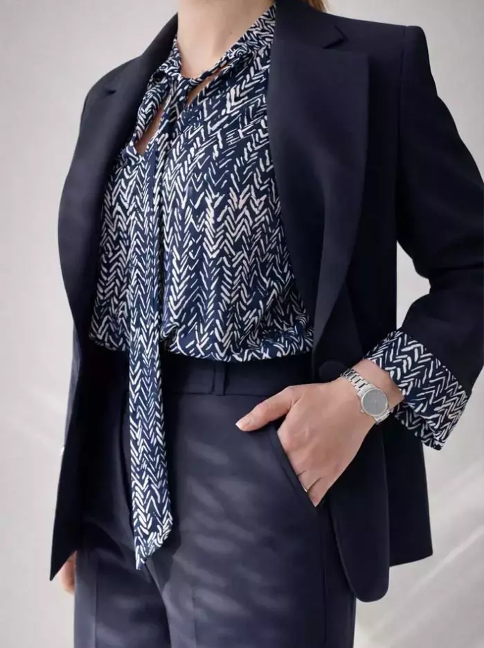 ست سه تیکه کت و شلوار و تاپ زنانه کرپ مرنی ( Merni ) کد 5414