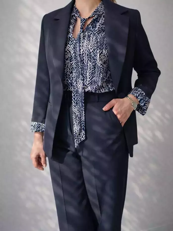 ست سه تیکه کت و شلوار و تاپ زنانه کرپ مرنی ( Merni ) کد 5414