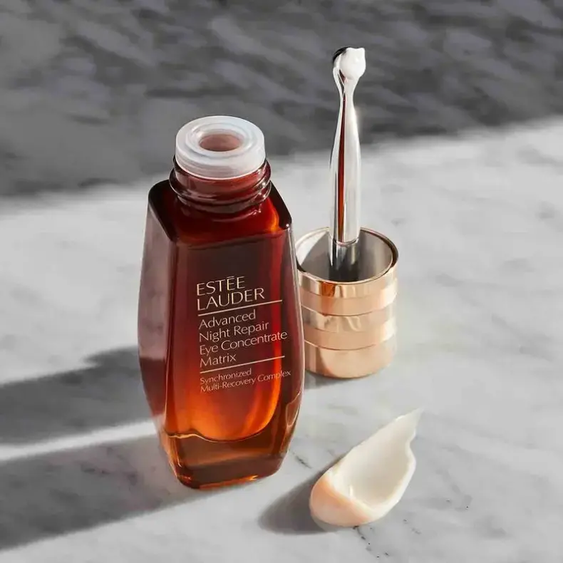 سرم دور چشم شب ضد پیری و ترمیم کننده ماتریکس استی لادر (Estee Lauder)