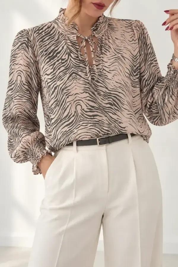 شومیز زنانه آستین پفی 2223 ادلاین (Adeline) سین استایل